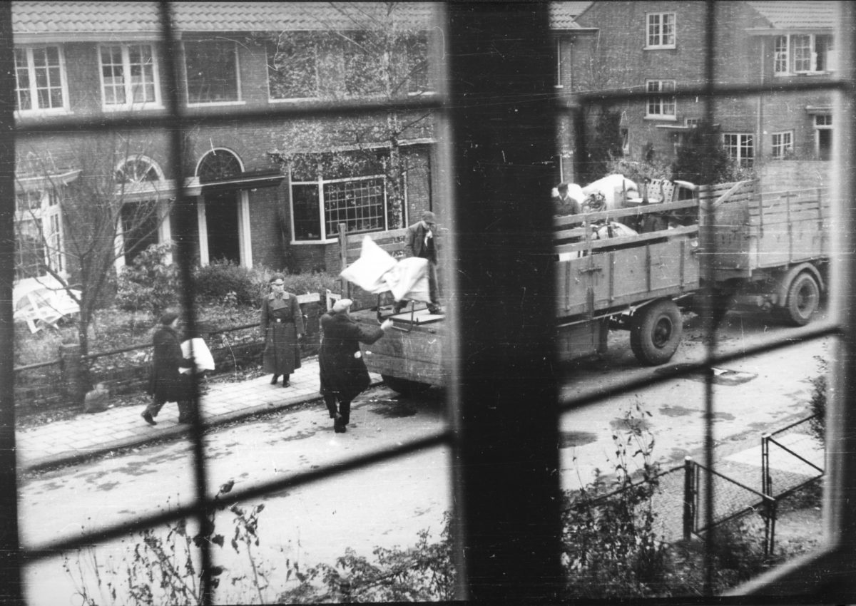 Plunderen van de Mauvestraat door de Duitsers, slag om Arnhem