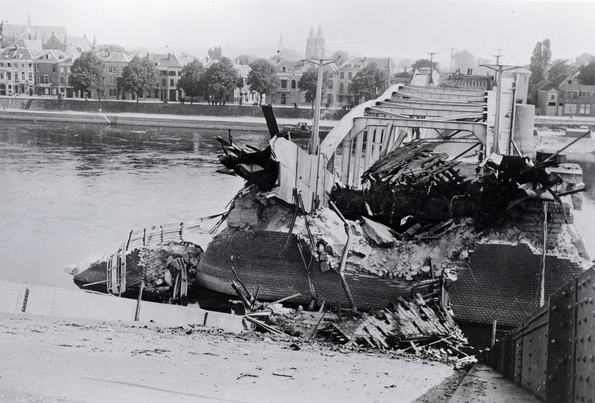 Rijnbrug, John Frostbrug opgeblazen